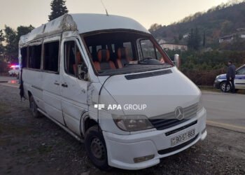 Astarada mikrovtobus aşdı: ölən var – FOTO