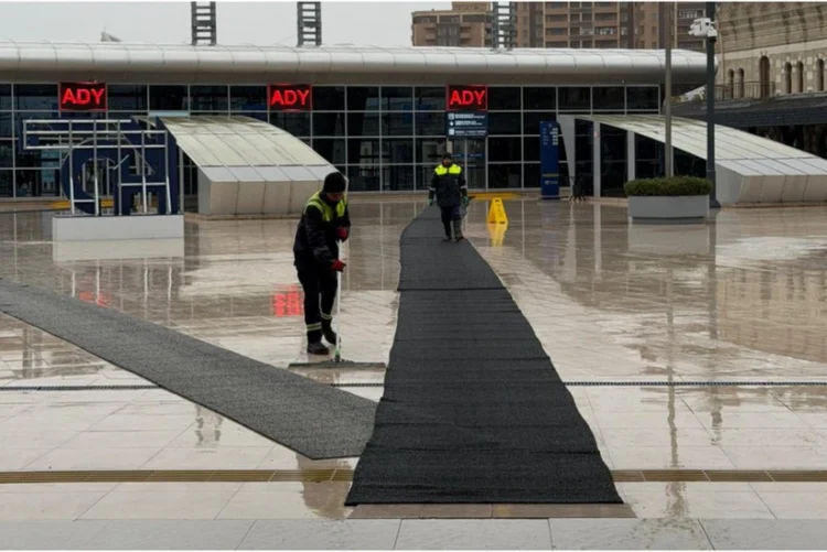 Qarlı hava şəraitində bütün qatarlar qrafik üzrə hərəkət edir – ADY