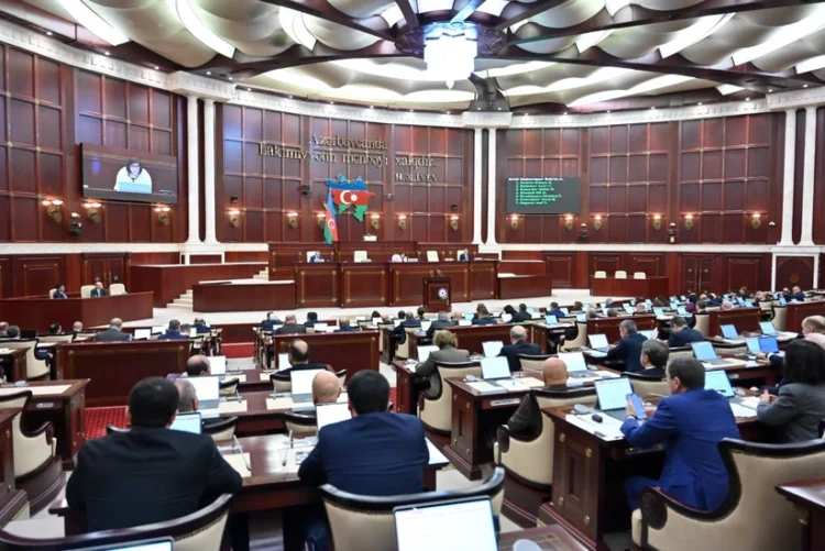 Deputatlar gələn həftə məzuniyyətdən qayıdır