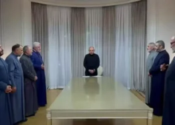 Paşinyanın diqqətçəkən fotosu: nə etdiyi bəlli oldu