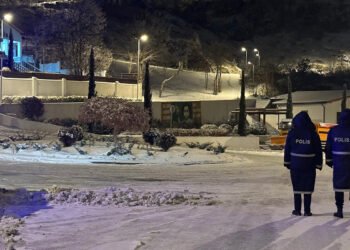 Çöldə hava buz kimidir, polis xidmət aparır – FOTOLAR