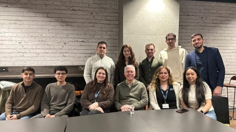 Auld Britaniyadakı azərbaycanlı tələbələrlə görüşdü – FOTOLAR