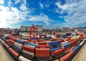 Bakı Limanı yük aşırmalar üzrə rekord göstərici əldə etdi – FOTO