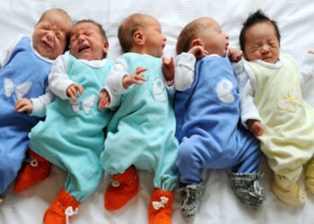 Bu uşaqların hər birinə görə 140 manat verilir