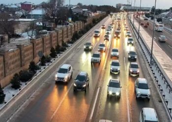 Aeroport yolu buz bağladı: nəqliyyatın hərəkəti çətinləşdi – FOTOLAR