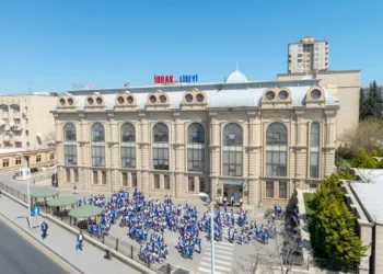 Bakıda liseydə müəllimini güllələyən şagird həbs edildi