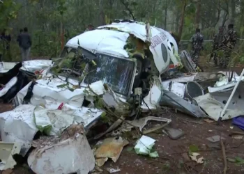 Hindistan səmasında dəhşət: Tibbi təyyarə yerə çırpıldı