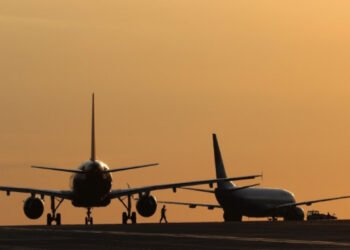 Fövqəladə vəziyyət: EgyptAir təyyarəsi İstanbulda təcili yerə endi