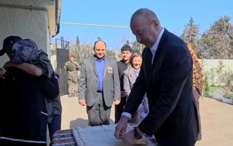 “Dadına baxın, təndir çörəyidir” – İlham Əliyev – VİDEO