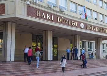 “Canlıda eşitdik, 25-26 yaşlarında oğlan səsi idi”