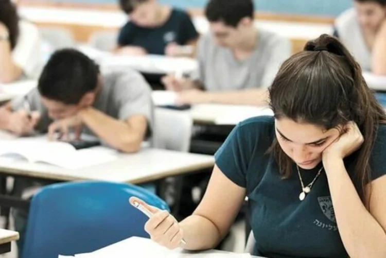 Ali təhsil müəssisələrinə qəbul imtahanına qeydiyyat prosesi başlayır