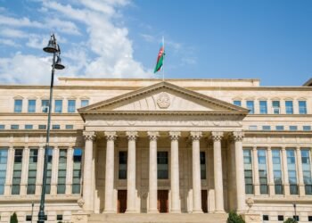 Ali Məhkəmə vacib sənəd yaydı: Canlı efirdə şəxsi məlumat yayanlar məsuliyyət daşıyacaq