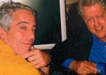 Keçmiş prezidentdən Epşteynlə bağlı gözlənilməz açıqlama