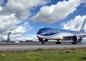 AZAL Dubay, Doha, Ciddə və Təl-Əvivə uçuşları dayandırdı