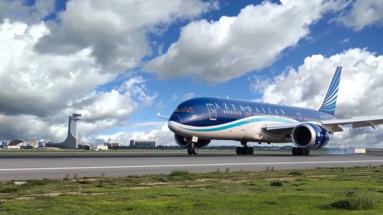 AZAL Dubay, Doha, Ciddə və Təl-Əvivə uçuşları dayandırdı