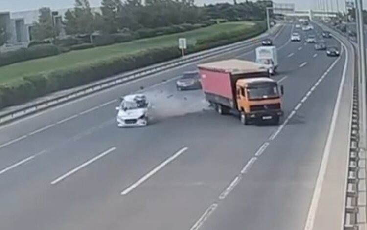 Bakıdakı ağır qəzanın görüntüləri… – VİDEO