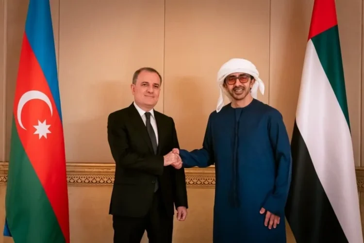 XİN rəhbərləri Əbu-Dabidə strateji tərəfdaşlığı müzakirə etdilər