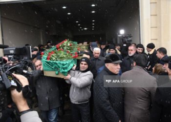 Fəzail Ağamalı dəfn edildi – VİDEO