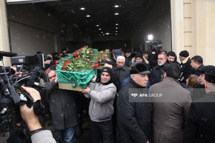 Fəzail Ağamalı dəfn edildi – VİDEO