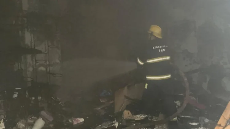 Bakıda gül mağazasında partlayış oldu – VİDEO