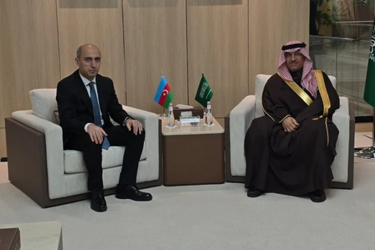 Emin Əmrullayev səudiyyəli həmkarı ilə görüşdü