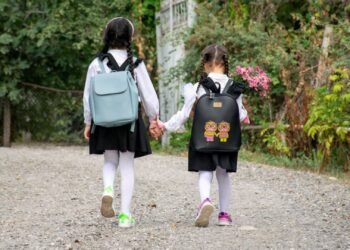 Şagirdlərin çantaları ilə bağlı müzakirə başladı