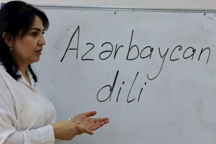 İmtahandan keçə bilməyən müəllimlərin pensiya taleyinə aydınlıq gətirildi