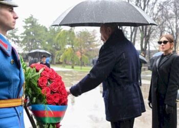 Prezidentin Serbiyada ziyarət etdiyi heykəl kimindir? – FOTOLAR