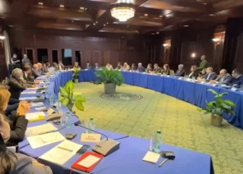 Azərbaycan və Ermənistan nümayəndələrinin dəyirmi masası başladı – VİDEO