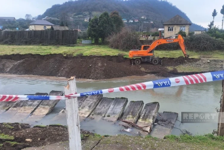 Astarada torpaq sürüşməsi: çayın məcrası dəyişdirilir – FOTOLAR