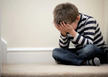 Bakıda qadın sevgilisi ilə birlikdə oğluna işgəncə verdi