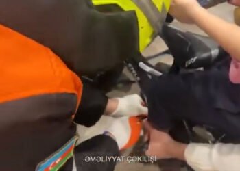 Xilasedicilər 4 yaşlı uşağa belə kömək etdilər – VİDEO