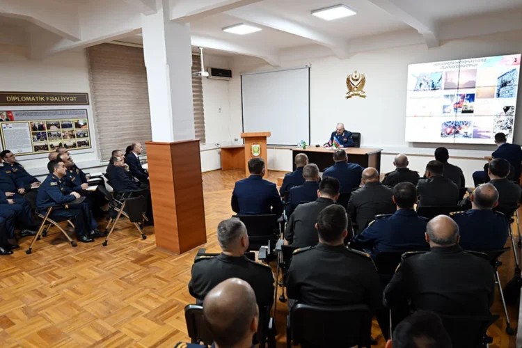 Rusiyalı general Bakıda: hərbi əməkdaşlıq müzakirə edildi – FOTOLAR