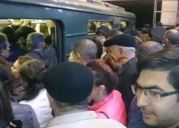 Bakı metrosunda problem: qatarda nasazlıq yarandı