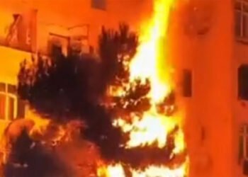 Bakıda bina yandı: sakinlər təxliyə edildi – VİDEO