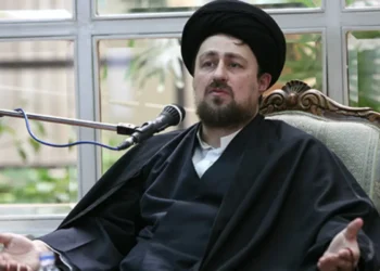 Xomeyni İran xalqını küçələrə çıxmağa çağırdı