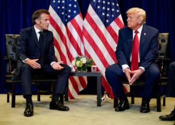 Tramp Makronu necə “aradan” götürəcək?