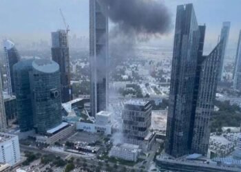 Dubay aeroportuna uçuşlar dayandırıldı – VİDEO