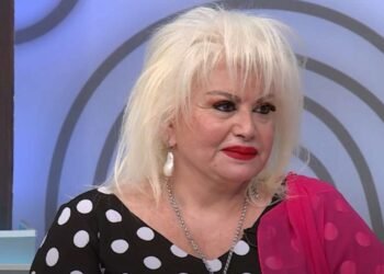 “Vuruşmaqla, ona-buna söz atmaqla hara gedirsiniz?”