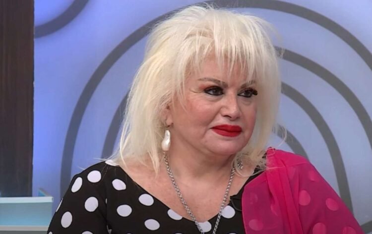 “Vuruşmaqla, ona-buna söz atmaqla hara gedirsiniz?”