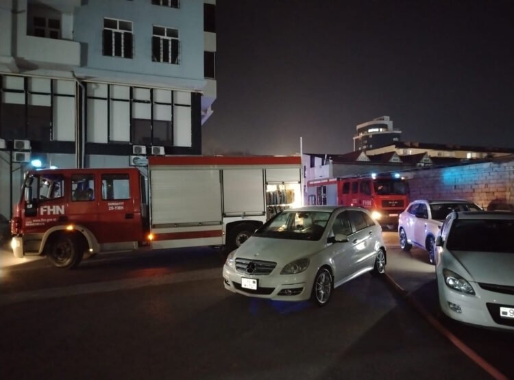 Sumqayıtın 15-ci məhəlləsində yanğın baş verdi-VIDEO(FOTOLAR)