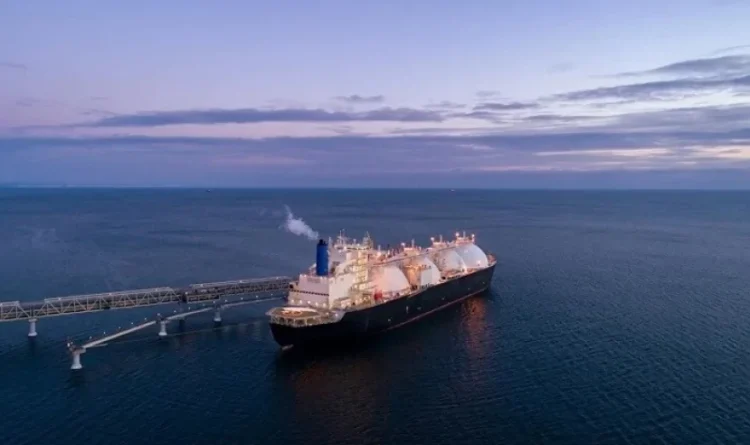 Rusiyanın nəhəng gəmisi VURULDU