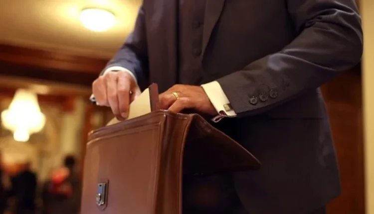 İcra hakimiyyətində KÜTLƏVİ İXTİSAR