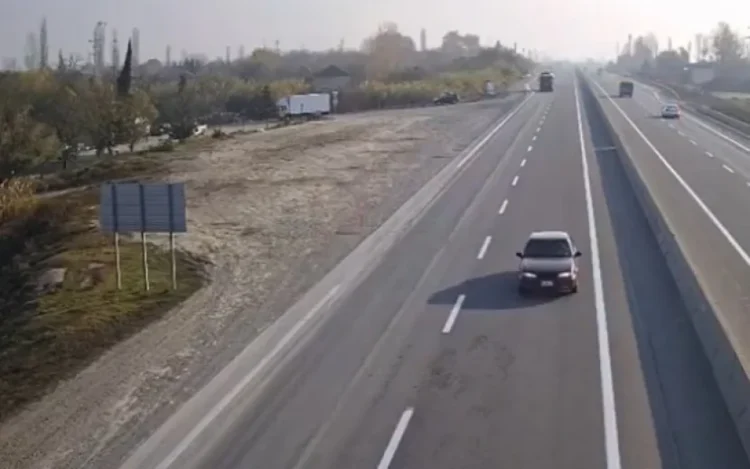 Sol zolaqla hərəkət edən sürücülərin nəzərinə! – VİDEO