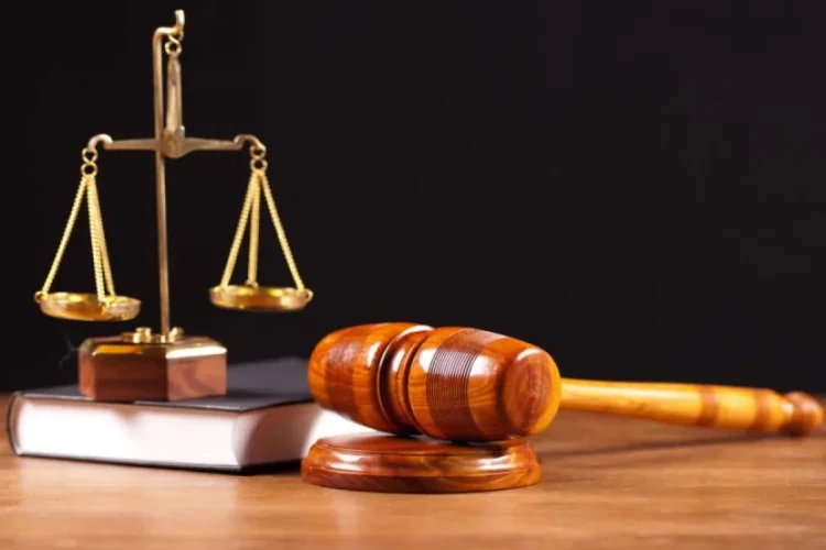 Bakıda qadın müğənnini döyən şəxslə bağlı QƏRAR