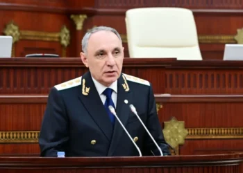 Kamran Əliyevin aylıq maaşı QALDIRILDI