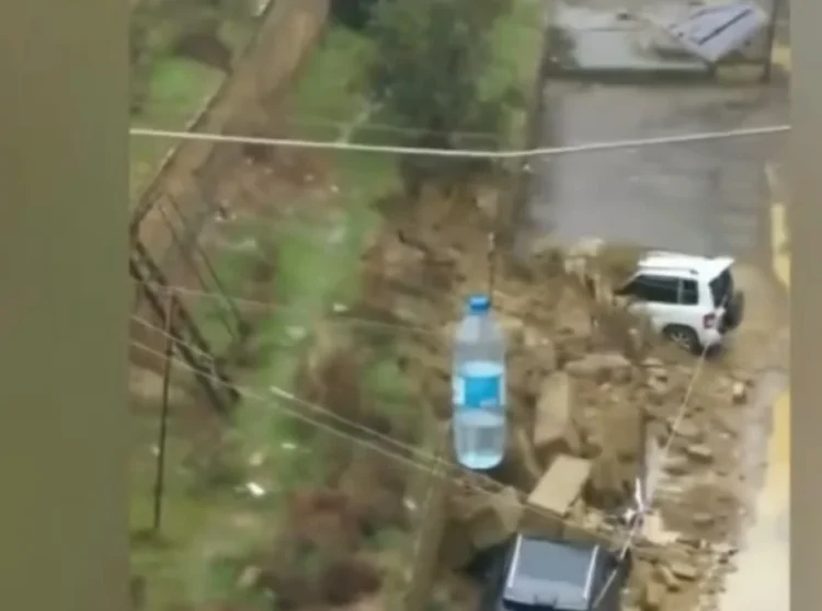 Badamdarda avtomobillər uçqunun ALTINDA QALDI