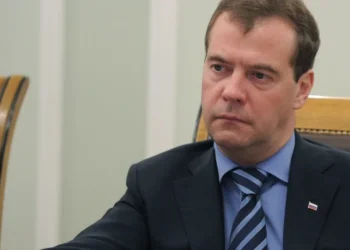 Medvedev: İran sonda nüvə silahına sahib OLACAQ