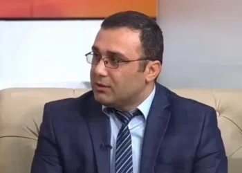 İmtahan çətinliyi müəllimləri və şagirdləri gərgin vəziyyətə salır – Ekspertdən DİM-ə XƏBƏRDARLIQ