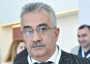 Aktrisa direktoru məhkəməyə verdi – Qərar